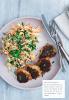 Grøn keto Laksefrikadeller med kylling og coleslaw