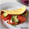 Omelet med hytteost, avocado og grønt