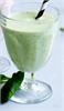 Cremet smoothies med lakrids og avocado