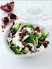 Broccolisalat med granatæble og feta
